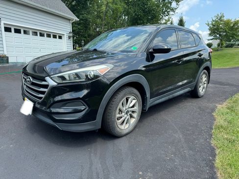 Used 2017 Hyundai Tucson SE w/ Cargo Package FWD image 5