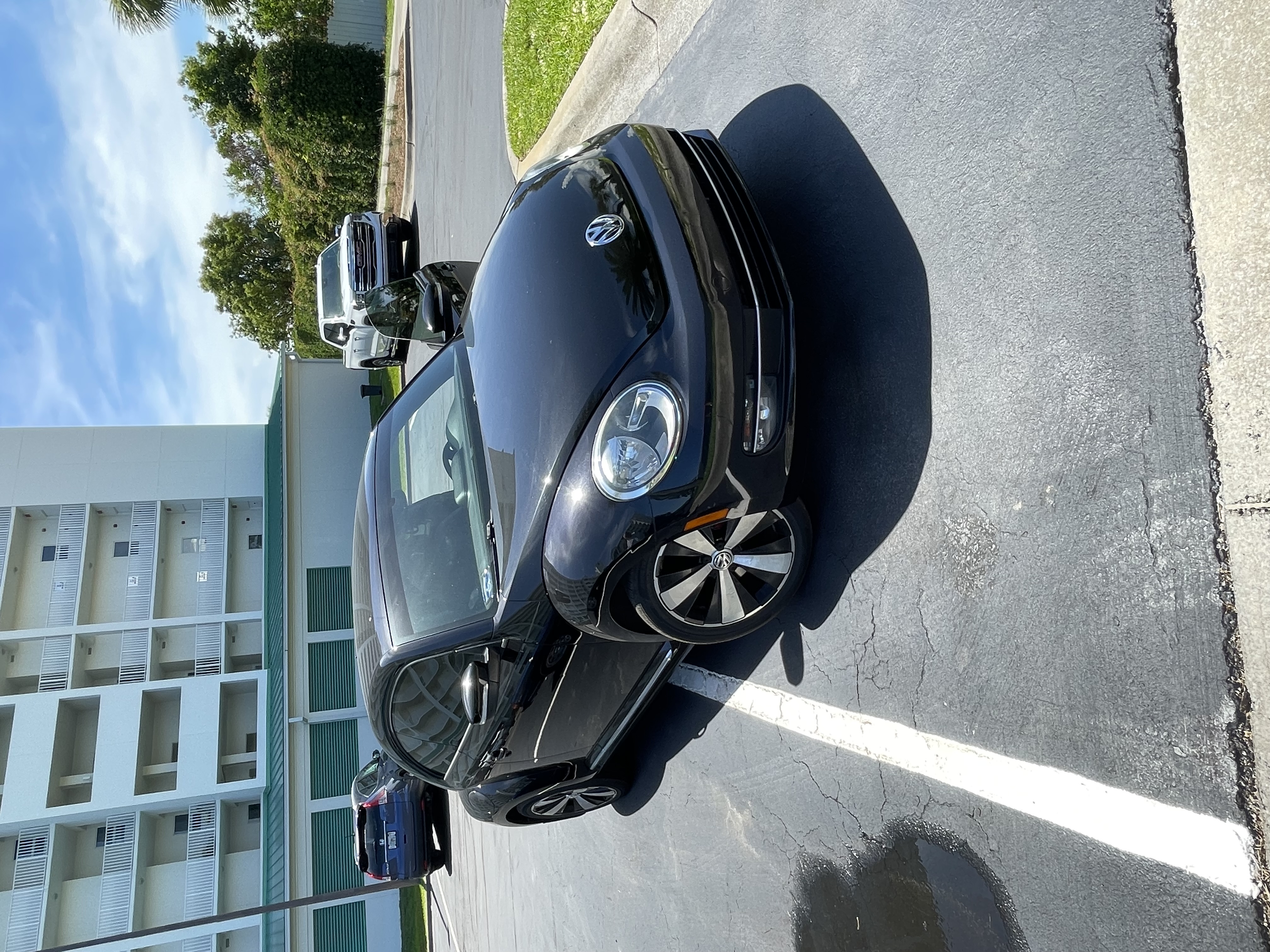 Used 2013 Volkswagen Beetle 2.0T FWD image 1