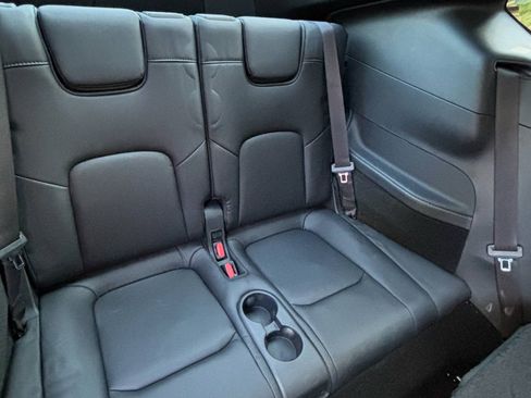 Used 2022 Tesla Model Y Long Range image 14