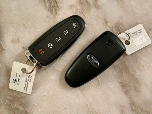 Used 2018 Ford Taurus Limited w/ Driver Assist Package image 23