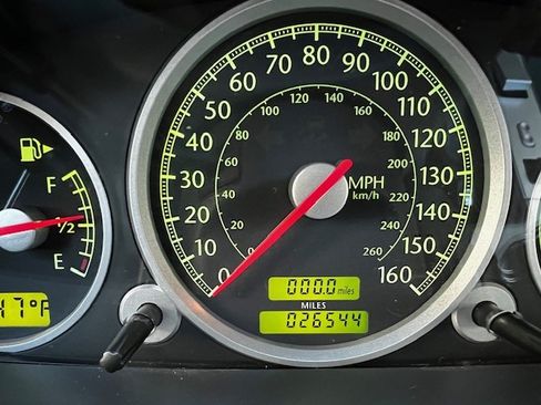 Used 2005 Chrysler Crossfire Limited image 8