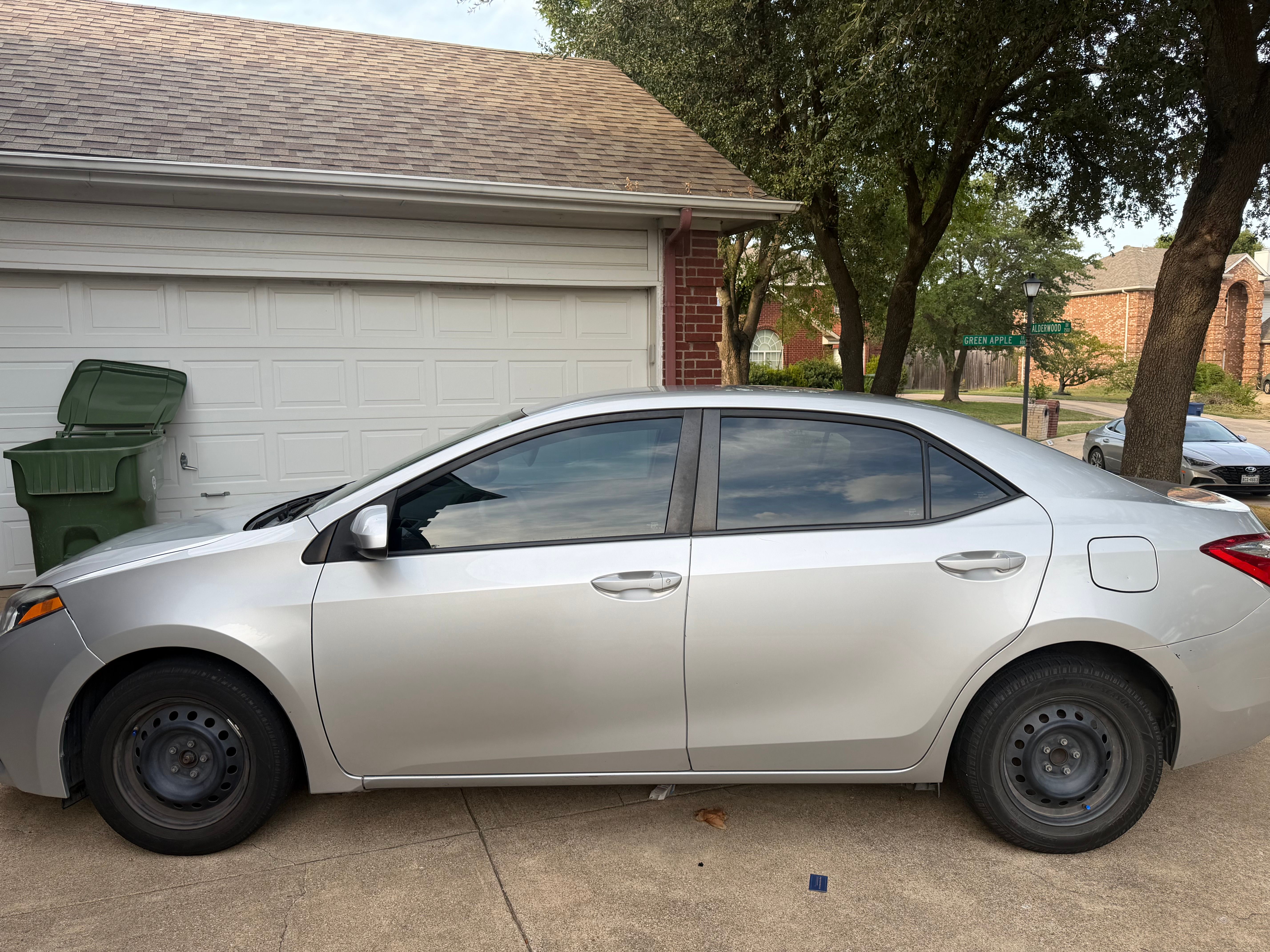 Used 2016 Toyota Corolla L FWD image 6