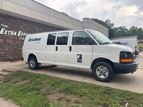 Used 2015 GMC Savana 2500 Extended RWD image 1