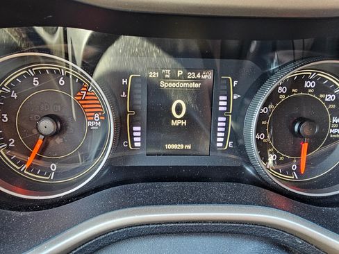 Used 2016 Jeep Cherokee Latitude w/ Cold Weather Group image 8