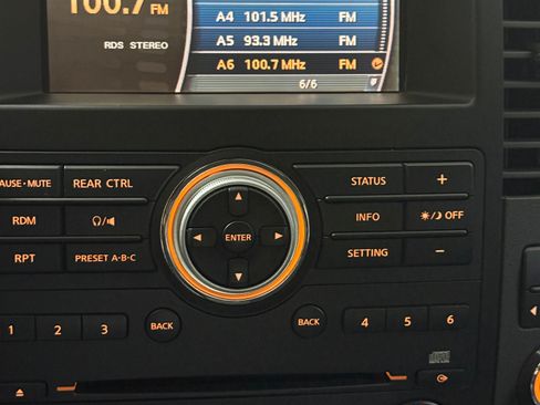 Used 2011 Nissan Pathfinder SV image 12