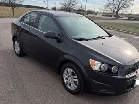 Used 2016 Chevrolet Sonic LT image 4