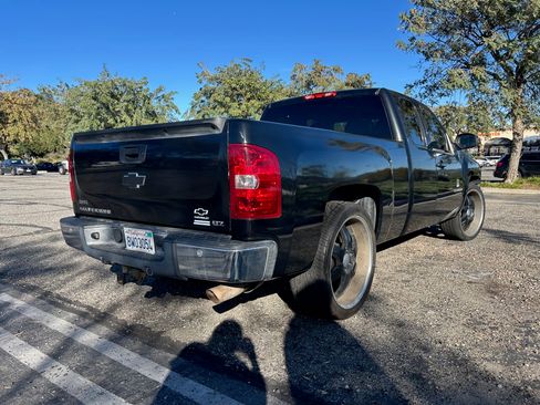 Used 2010 Chevrolet Silverado 1500 LTZ w/ Max Trailering Pack image 5
