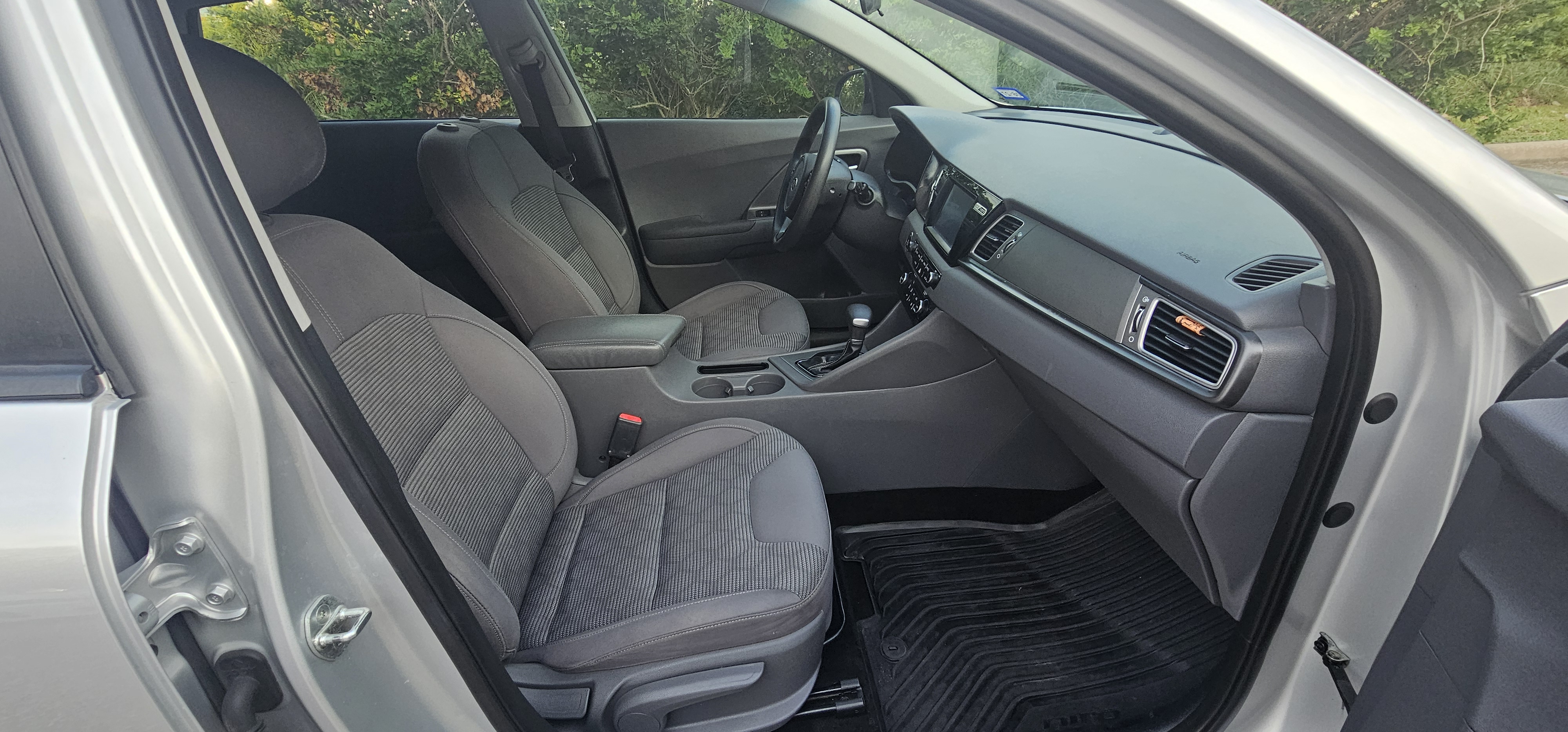 Used 2018 Kia Niro LX FWD image 10