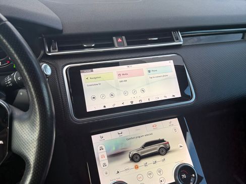 Used 2018 Land Rover Range Rover Velar S image 19