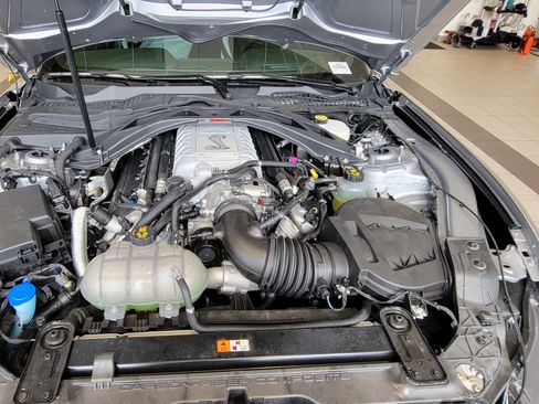 Used 2021 Ford Mustang Shelby GT500 w/ Carbon Fiber Track Pack image 8