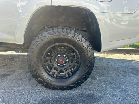 Used 2019 Toyota 4Runner TRD Off-Road Premium image 10