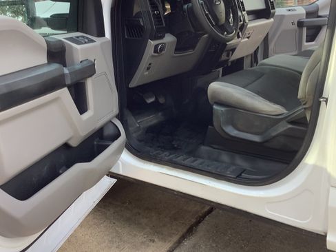 Used 2020 Ford F150 XL w/ Trailer Tow Package RWD image 8