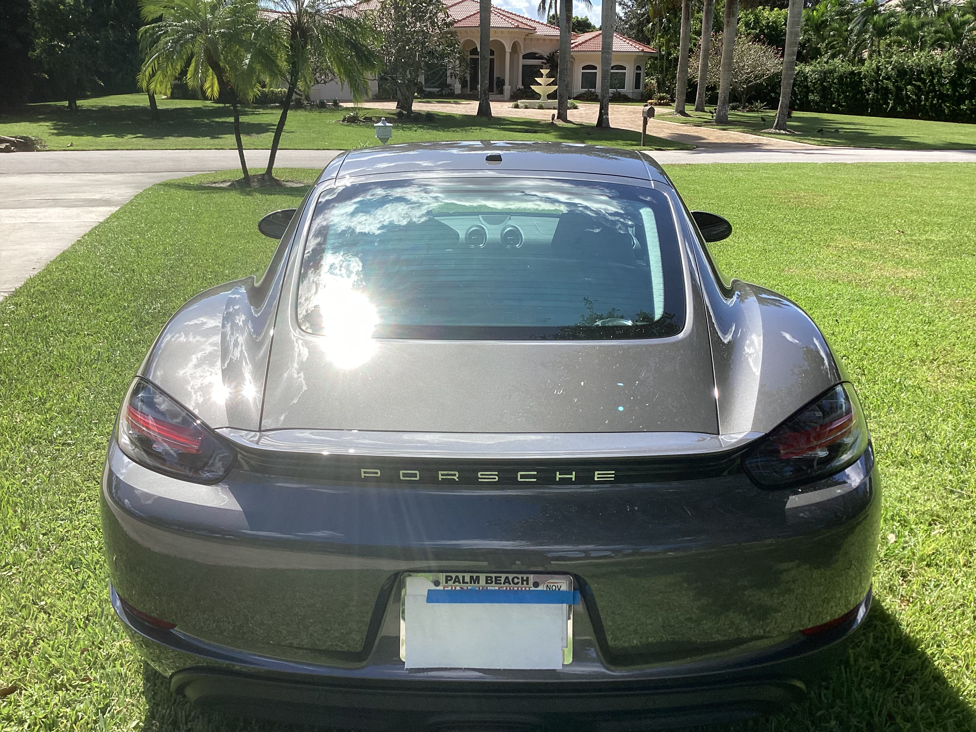 Used 2023 Porsche 718 Cayman RWD image 2