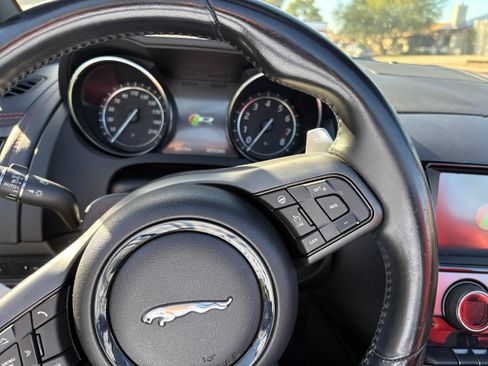 Used 2017 Jaguar F-TYPE R image 15