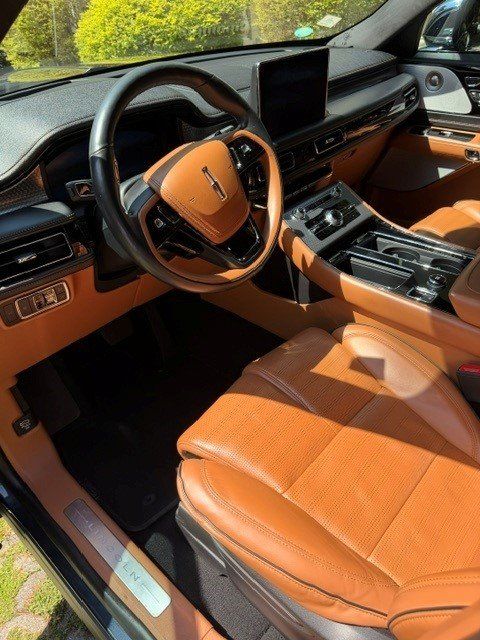 Used 2021 Lincoln Aviator Black Label w/ Dynamic Handling Package AWD/4WD image 6