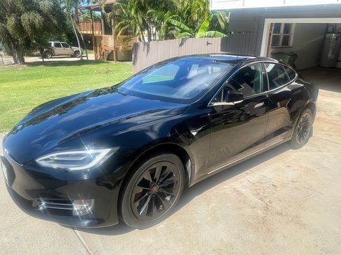 Used 2018 Tesla Model S 75D image 1