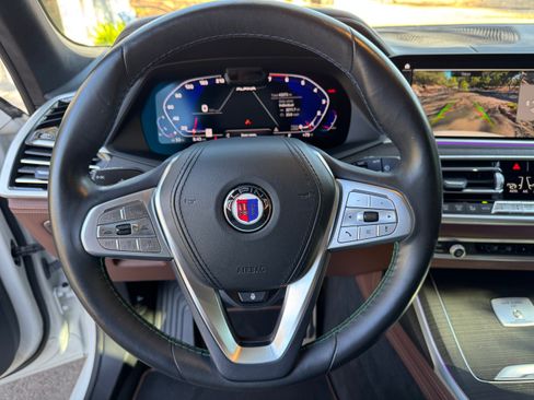 Used 2022 BMW ALPINA XB7 image 13