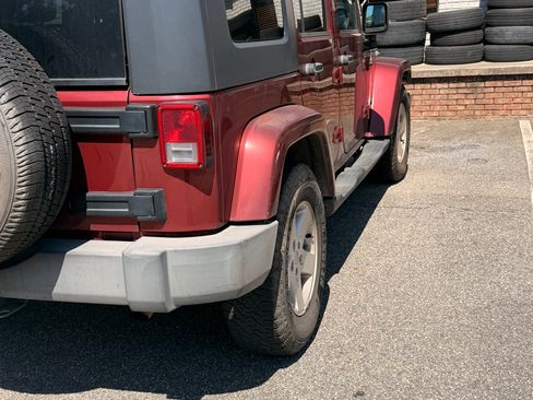 Used 2007 Jeep Wrangler Unlimited Sahara RWD image 6