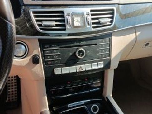 Used 2016 Mercedes-Benz E 350 4MATIC Sedan image 9