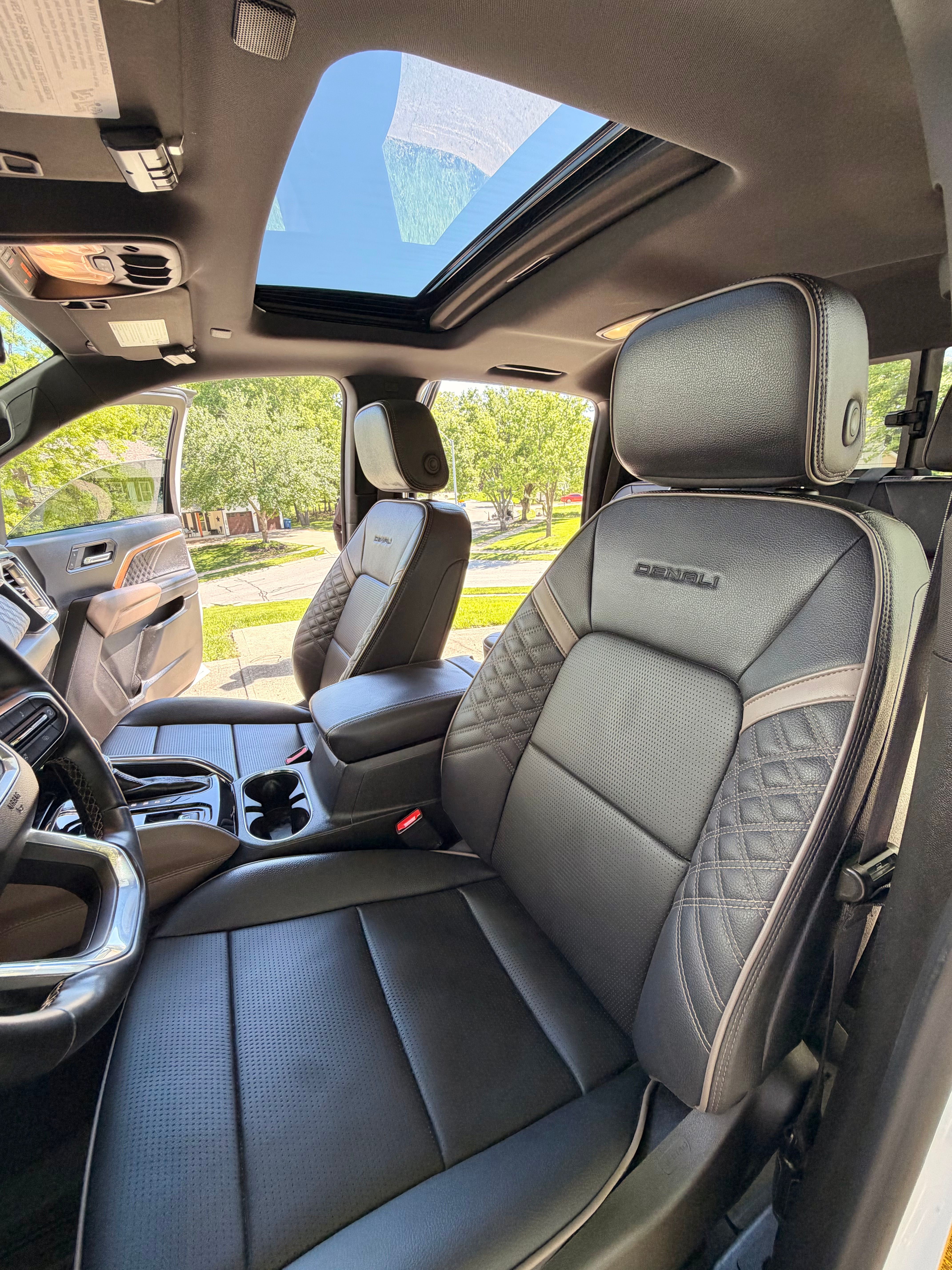 Used 2025 GMC Canyon Denali AWD/4WD image 13