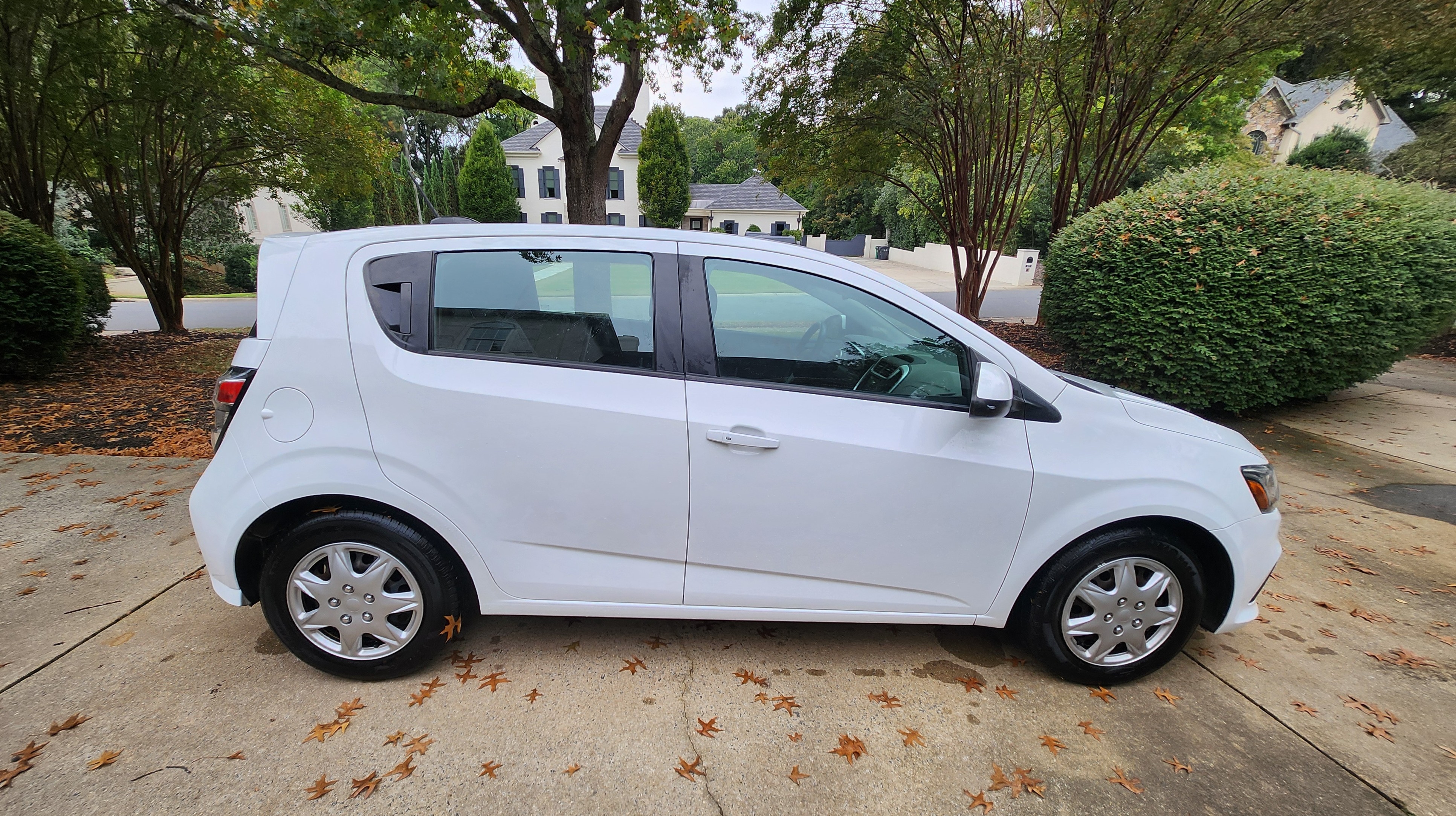 Used 2019 Chevrolet Sonic LT FWD image 6