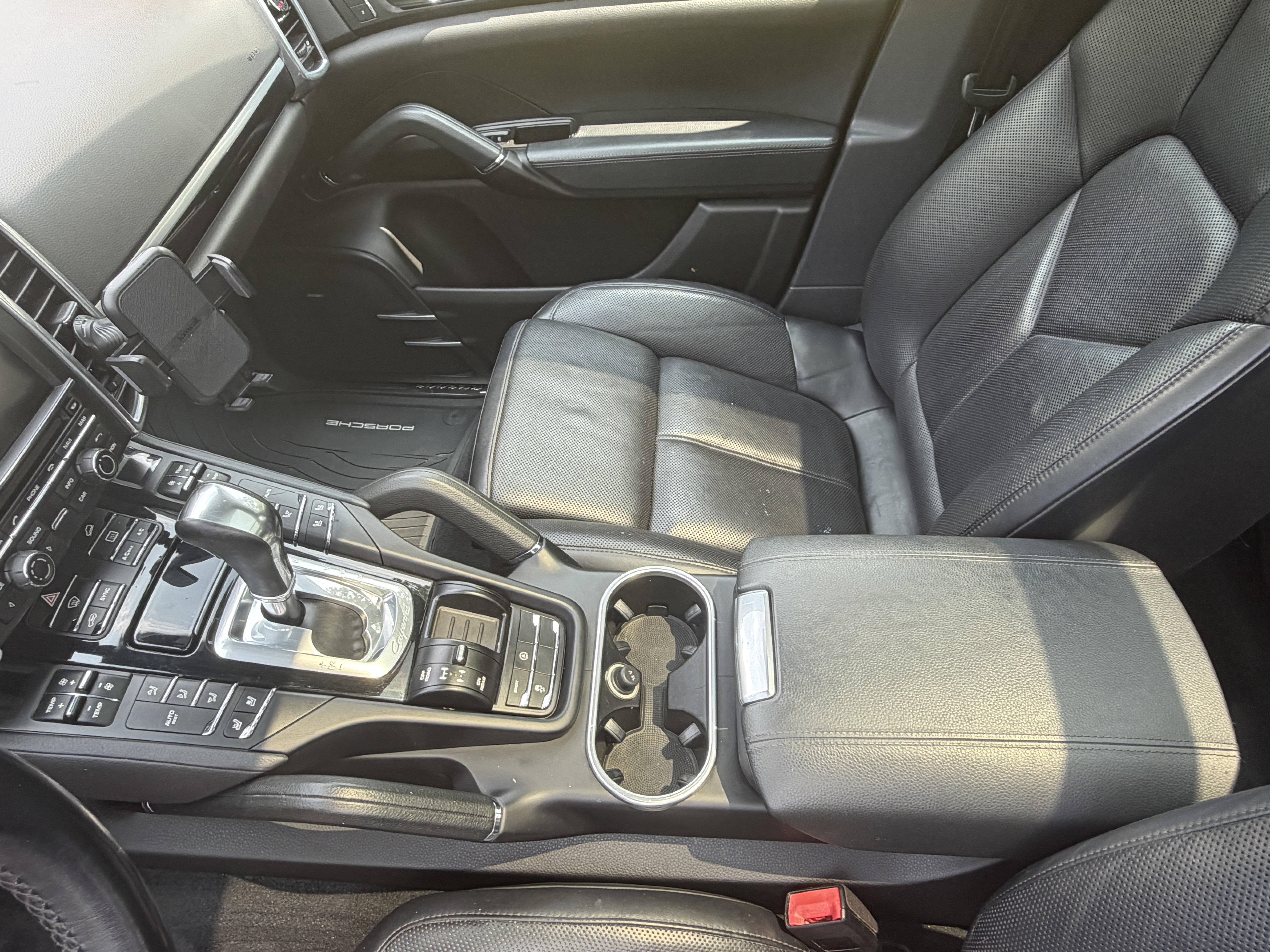Used 2016 Porsche Cayenne AWD/4WD image 10