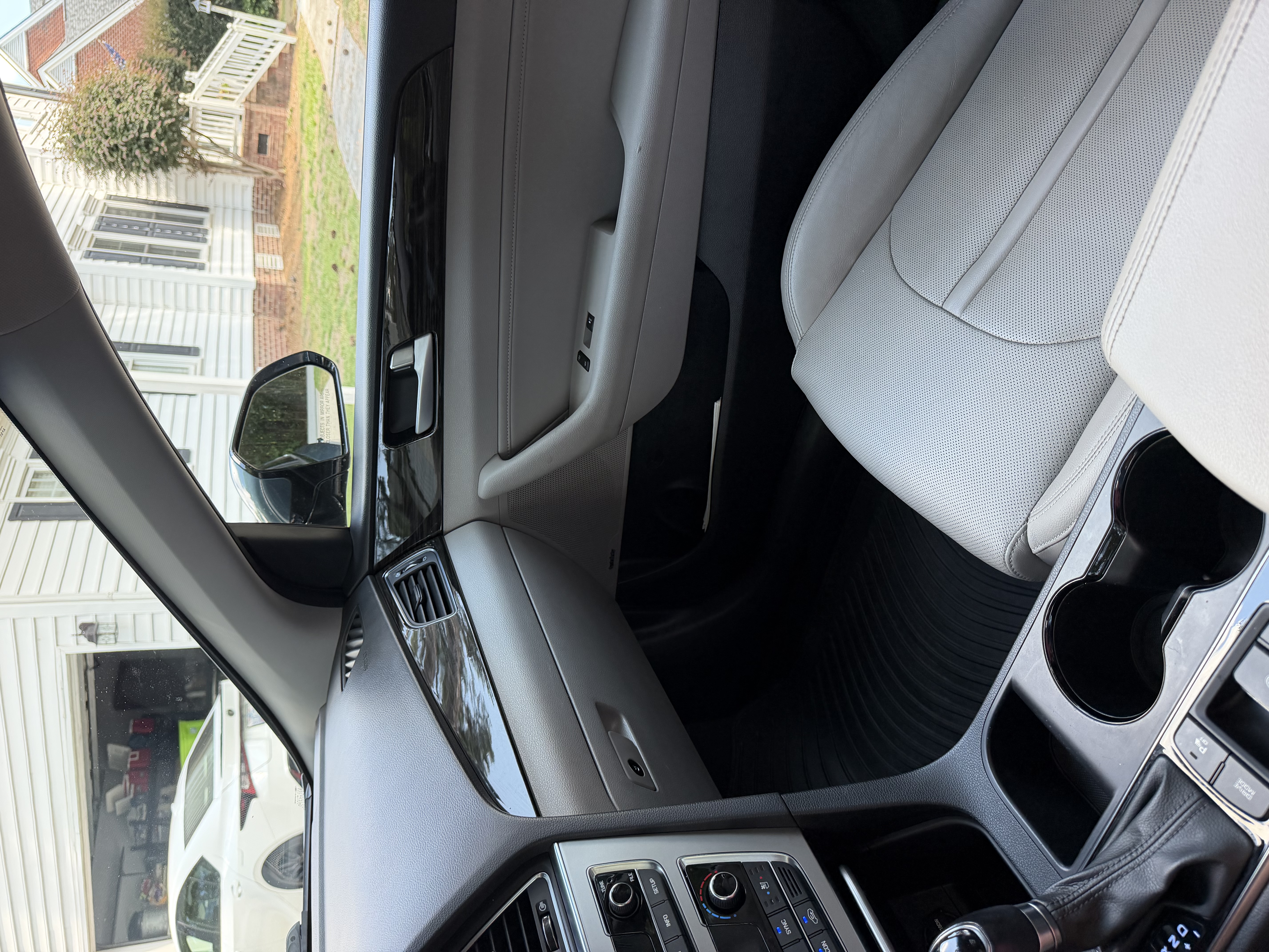 Used 2016 Hyundai Sonata Limited w/ Option Group 02 FWD image 16