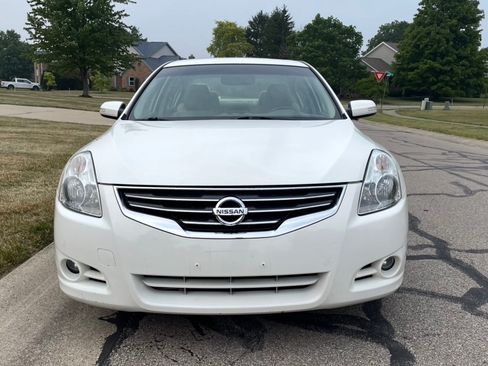 Used 2012 Nissan Altima 3.5 SR w/ Sport Pkg FWD image 2