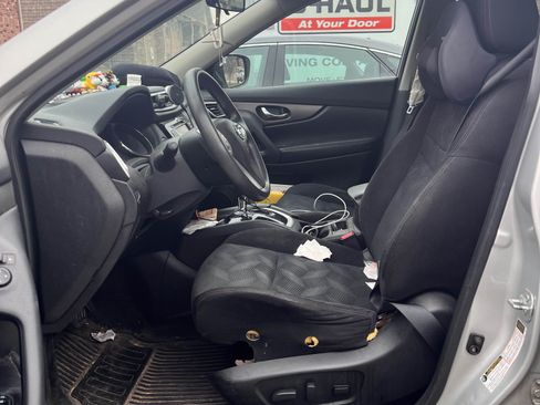 Used 2014 Nissan Rogue SV w/ SV Premium Package image 2