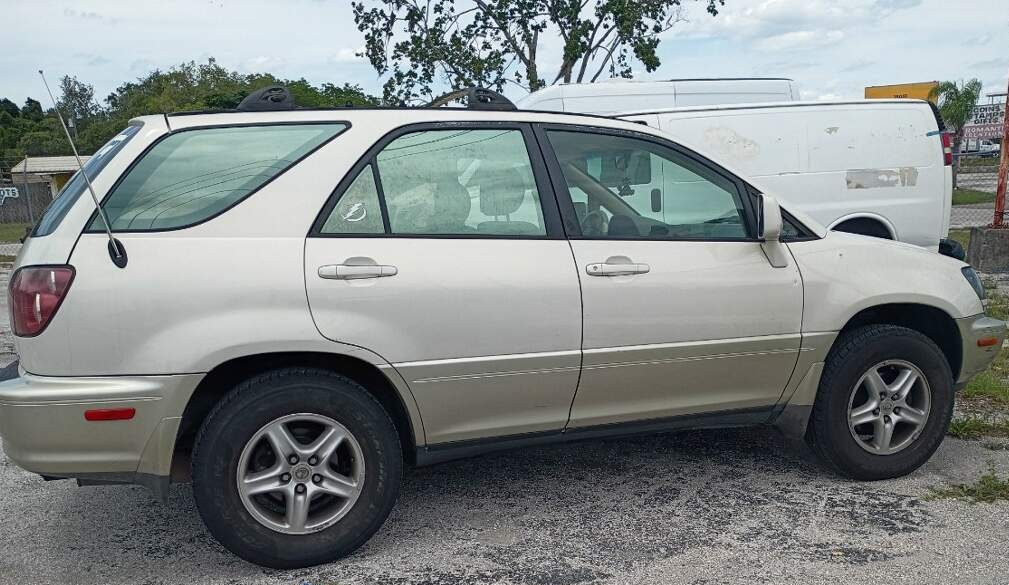 Used 1999 Lexus RX 300 FWD image 1