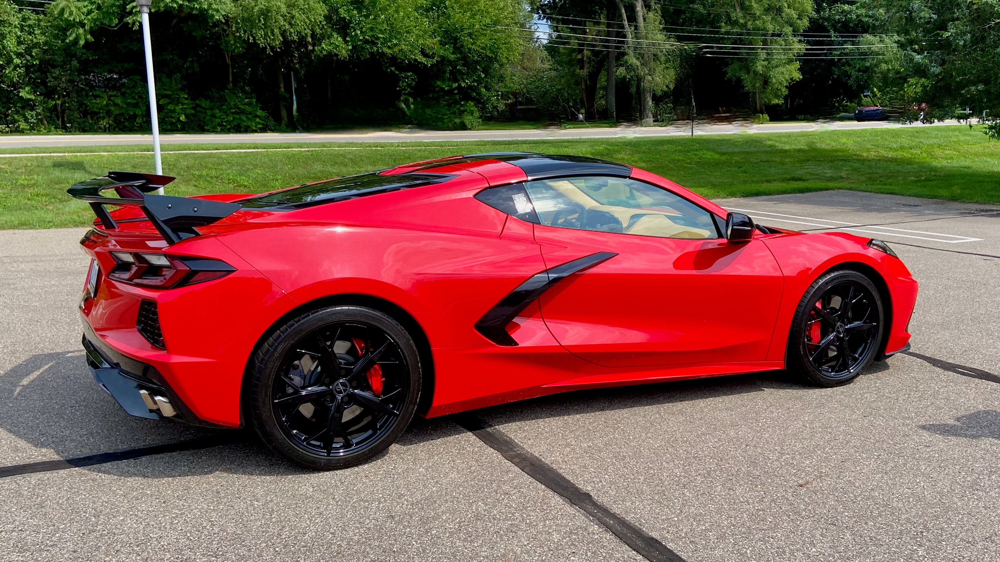 Used 2020 Chevrolet Corvette Stingray Premium Cpe w/ 3LT Preferred Equipment Group RWD image 13