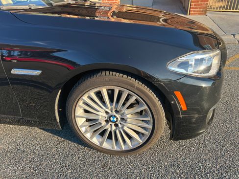 Used 2015 BMW 550i xDrive Sedan AWD/4WD image 12