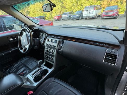 Used 2011 Ford Flex SEL w/ Convenience Pkg FWD image 11