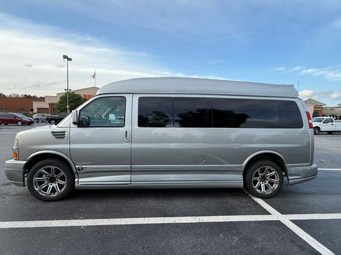 Used 2013 Chevrolet Express 2500 Extended Van 3D image 6