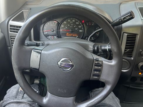 Used 2004 Nissan Titan XE w/ (PRF) Preferred Pkg image 9