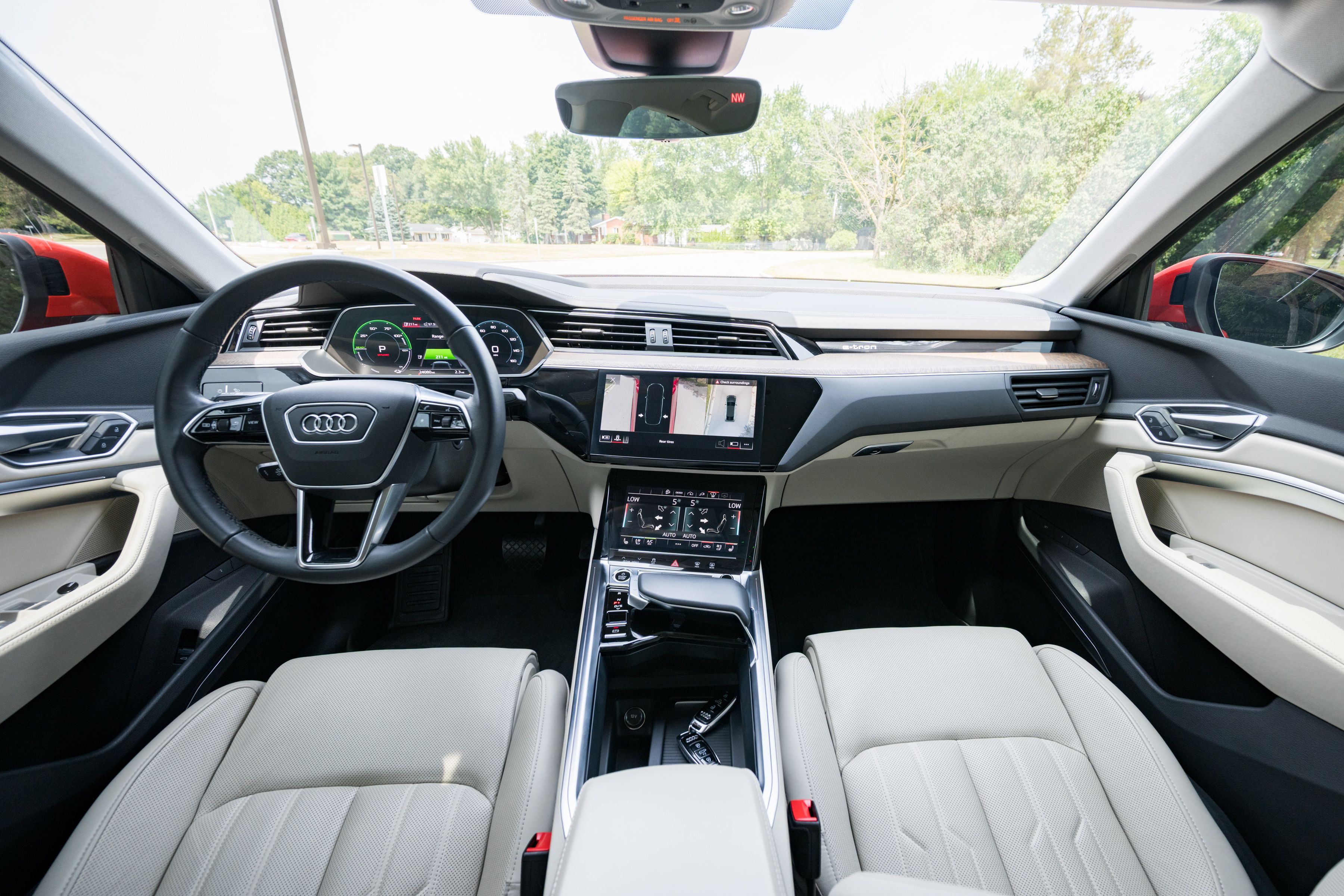 Used 2022 Audi e-tron Prestige w/ Prestige Package AWD/4WD image 17