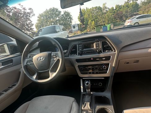 Used 2015 Hyundai Sonata SE image 12