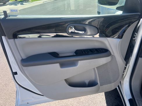 Used 2015 Buick Enclave Convenience FWD image 27