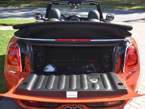 Used 2019 MINI Cooper S image 9