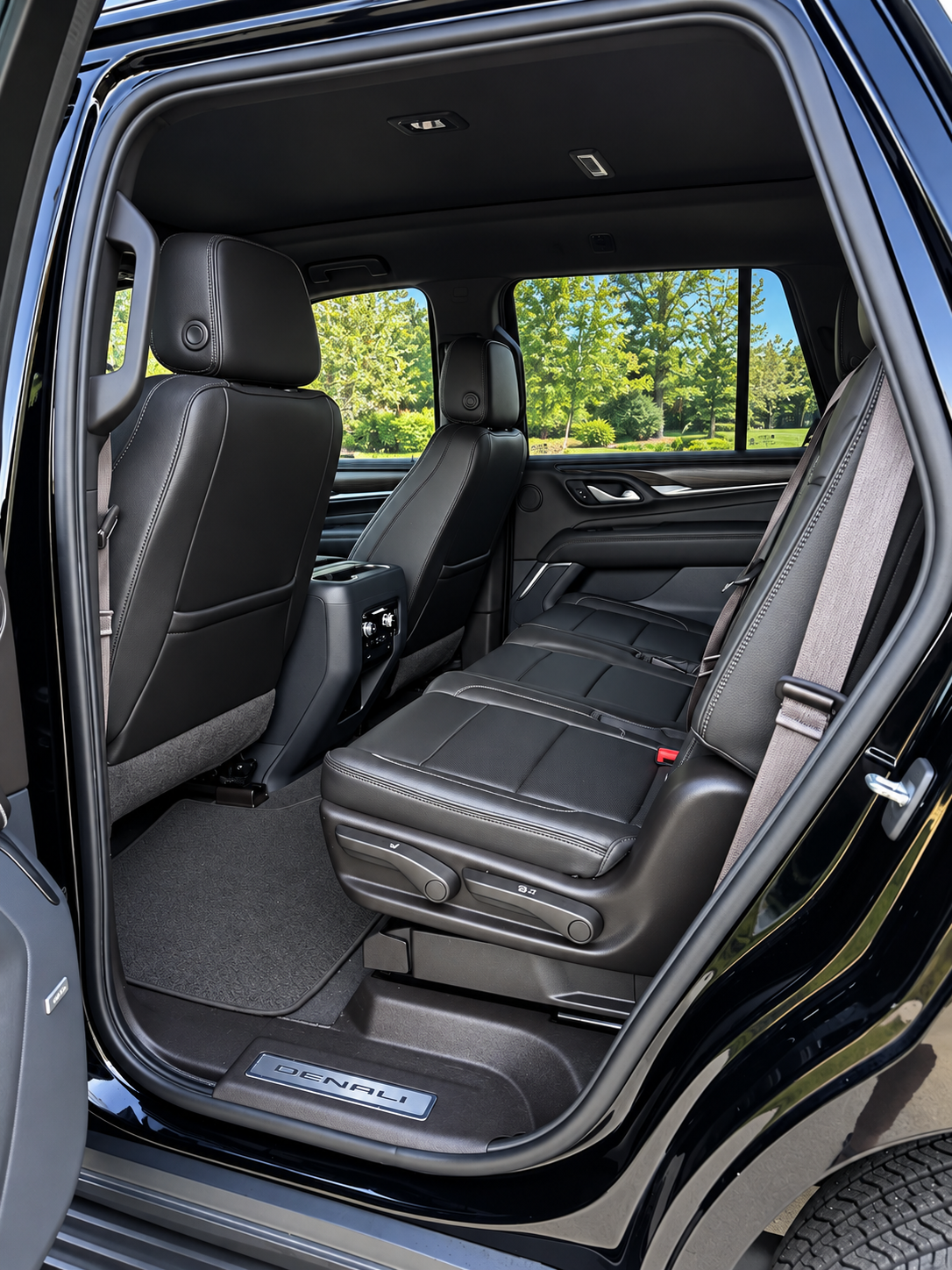 Used 2022 GMC Yukon Denali w/ Max Trailering Package AWD/4WD image 22