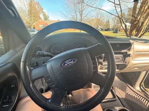 Used 2005 Ford Ranger FX4 image 10