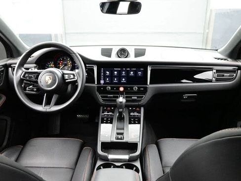 Used 2022 Porsche Macan AWD/4WD image 15