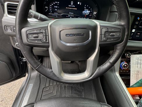Used 2022 GMC Yukon Denali AWD/4WD image 13