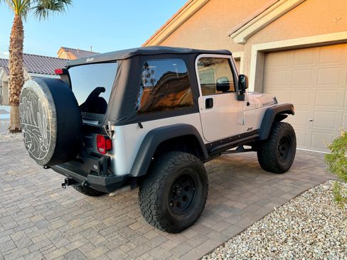 Used 2006 Jeep Wrangler Rubicon AWD/4WD image 2