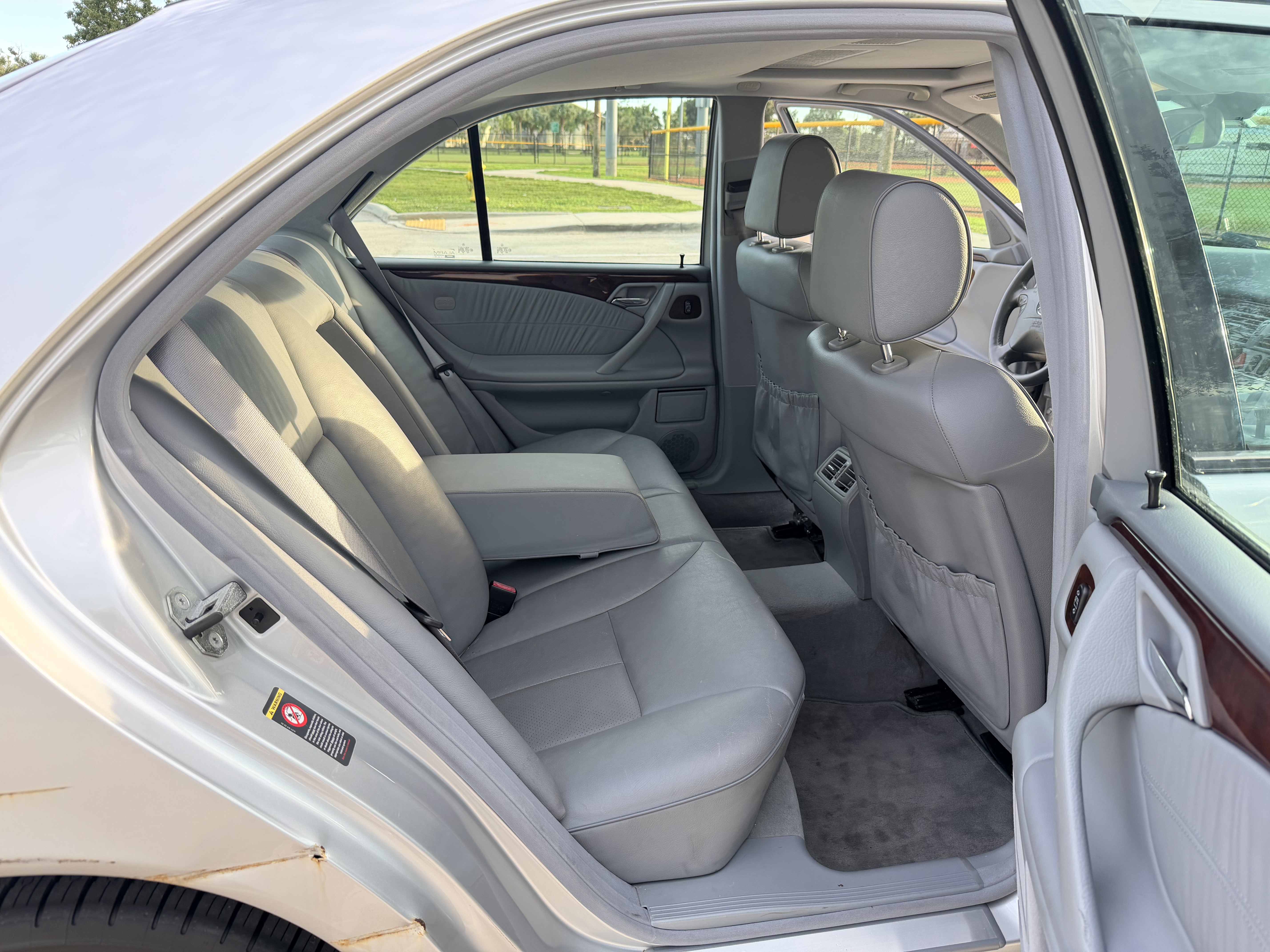 Used 2001 Mercedes-Benz E 430 4MATIC Sedan image 6