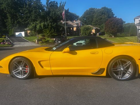 Used 2002 Chevrolet Corvette Convertible w/ Preferred Equipment Group2 RWD image 5