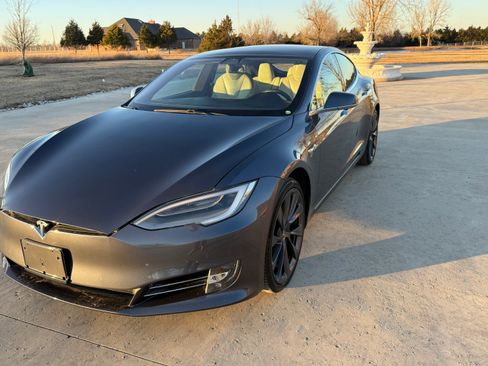 Used 2021 Tesla Model S Long Range Plus image 5