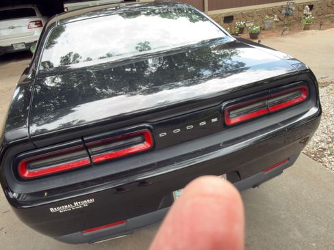 Used 2015 Dodge Challenger SXT RWD image 5