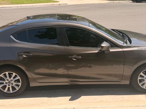 Used 2016 MAZDA MAZDA3 i Touring w/ Popular Equipment Package FWD image 2