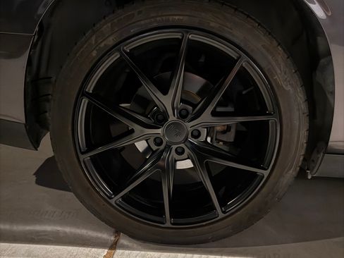 Used 2016 Dodge Challenger SXT w/ Blacktop Package RWD image 5